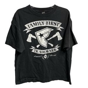 Famous Family Trust T-Shirt Size Large Black